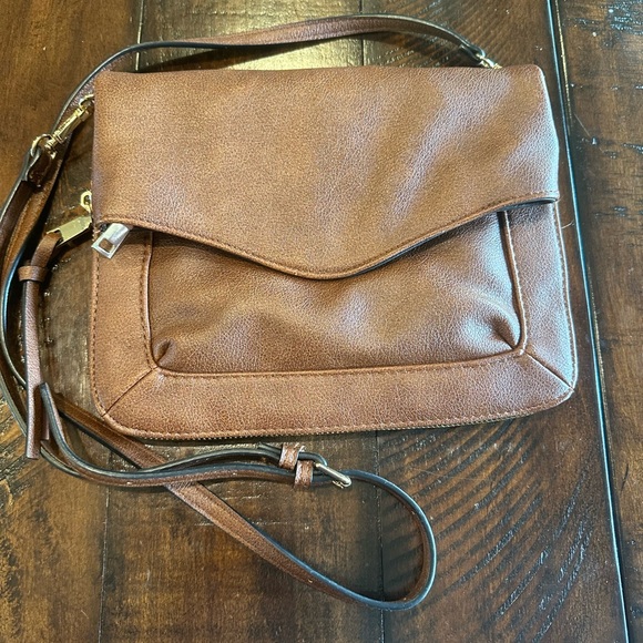 Ella Moda Luxe Crossbody Bag - Picture 3 of 8